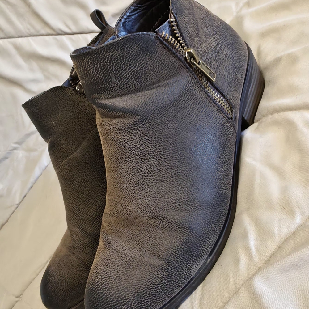Perrier Dumas Brown Ankle Boots with Zipper